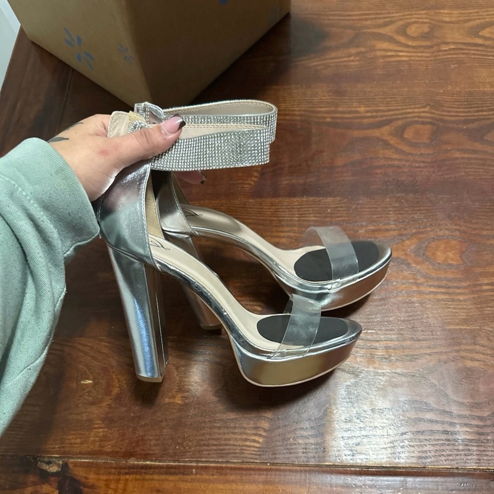 Windsor Heels